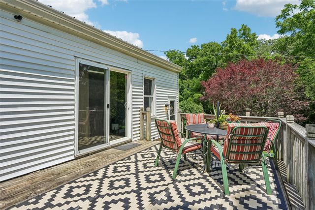 939 1st Street N, Newton, IA 50208