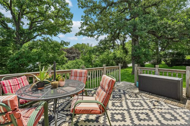 939 1st Street N, Newton, IA 50208
