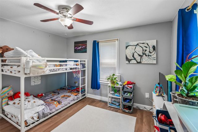 939 1st Street N, Newton, IA 50208