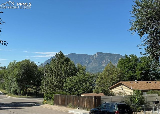 915 S EL PASO Street, Colorado Springs, CO 80903