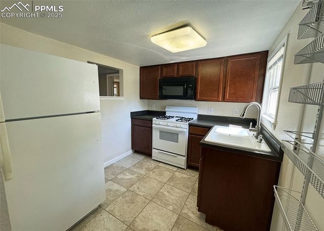 915 S EL PASO Street, Colorado Springs, CO 80903