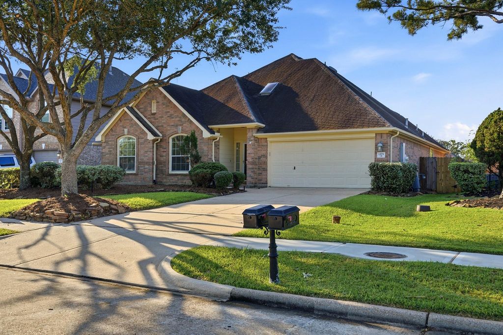 1279 Ocean Manor Lane, League City, TX 77573