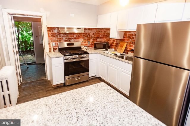 270 E SLOCUM ST, Philadelphia, PA 19119