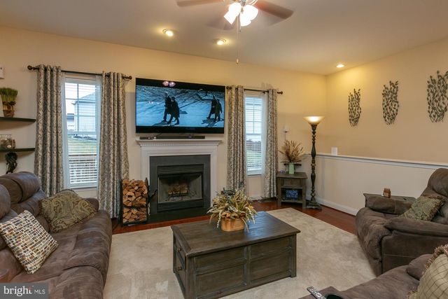 79 TORNWORTH DR, Charles Town, WV 25414