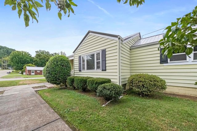 922 Pleasant Street, Ironton, OH 45638