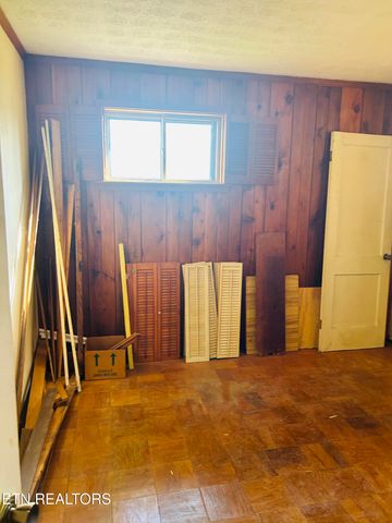 107 Bermuda Rd, Oak Ridge, TN 37830