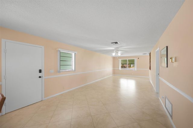 602 Hummingbird Lane 602, Delray Beach, FL 33445