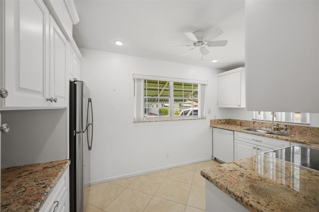 602 Hummingbird Lane 602, Delray Beach, FL 33445