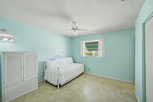 602 Hummingbird Lane 602, Delray Beach, FL 33445
