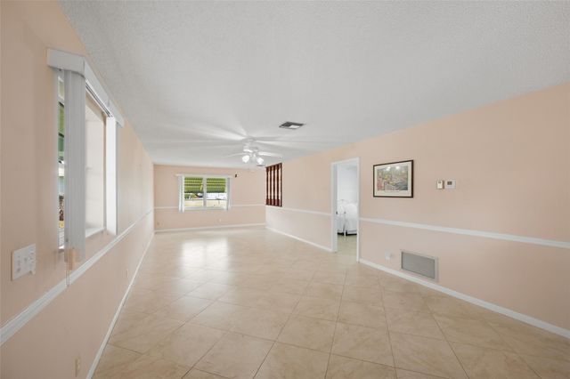 602 Hummingbird Lane 602, Delray Beach, FL 33445