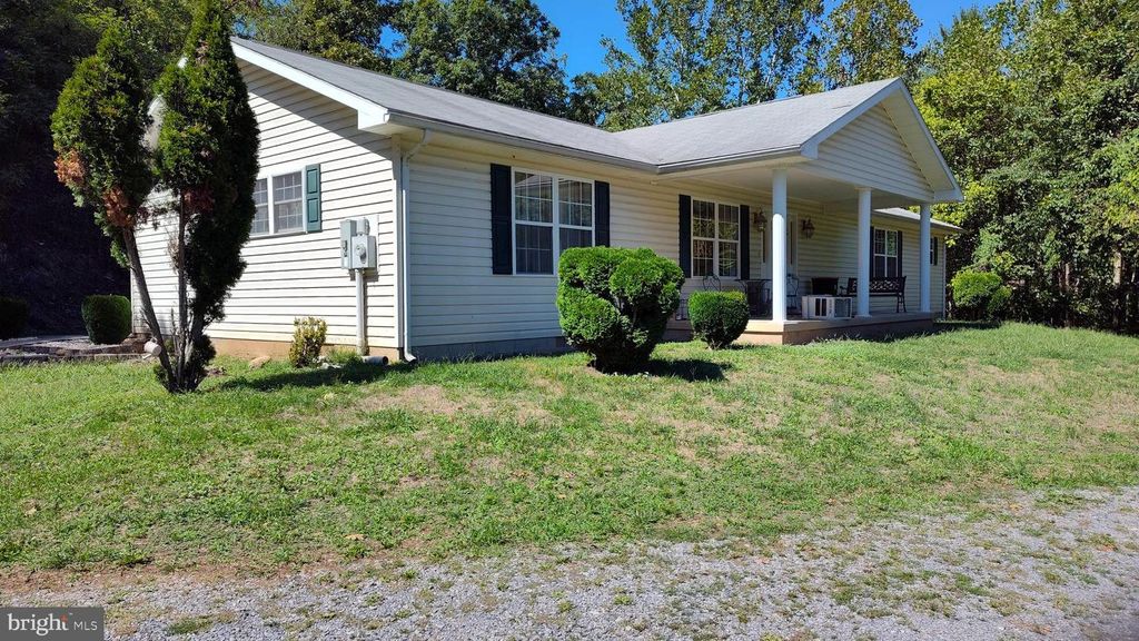 1228 GRACES CABIN RD, Springfield, WV 26763