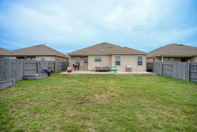 121 George Kimble CV, Bastrop, TX 78602