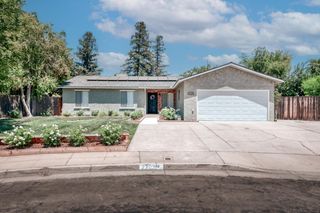 2203 Purdue Avenue, Clovis, CA 93611