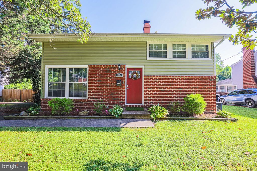 1024 KENILWORTH DR, Towson, MD 21204