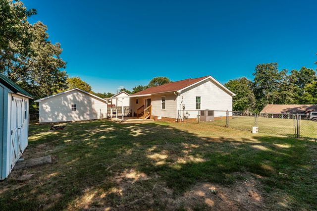332 Forrest Dr, Greenbrier, TN 37073