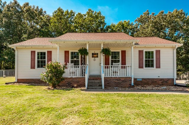 332 Forrest Dr, Greenbrier, TN 37073