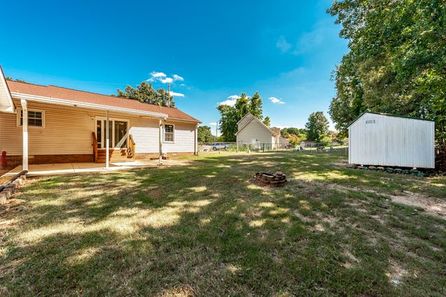 332 Forrest Dr, Greenbrier, TN 37073