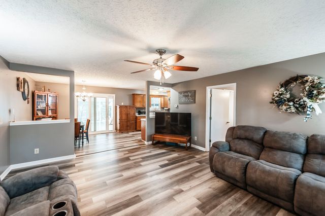 332 Forrest Dr, Greenbrier, TN 37073
