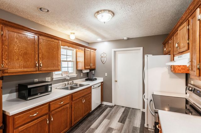 332 Forrest Dr, Greenbrier, TN 37073