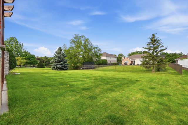 408 Siesta Drive, New Lenox, IL 60451