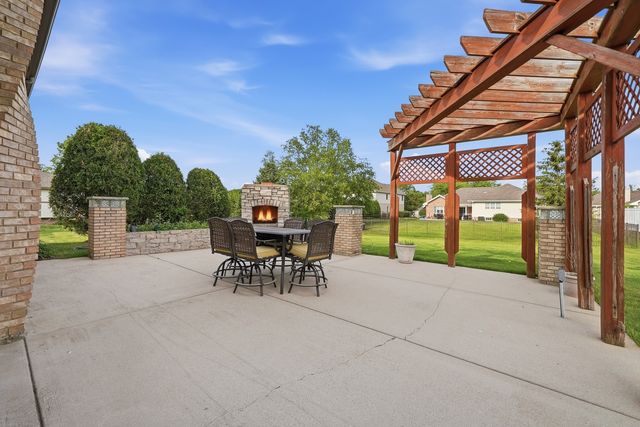 408 Siesta Drive, New Lenox, IL 60451