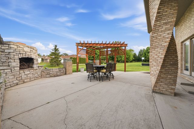 408 Siesta Drive, New Lenox, IL 60451