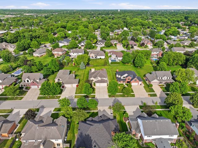 408 Siesta Drive, New Lenox, IL 60451