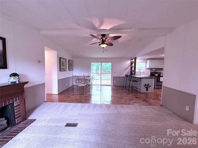 33 Honeysuckle Lane, Taylorsville, NC 28682