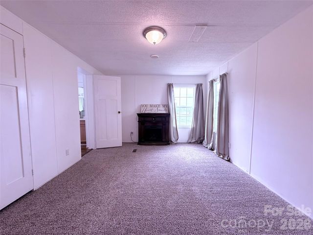33 Honeysuckle Lane, Taylorsville, NC 28682