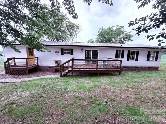 33 Honeysuckle Lane, Taylorsville, NC 28682