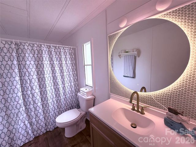 33 Honeysuckle Lane, Taylorsville, NC 28682