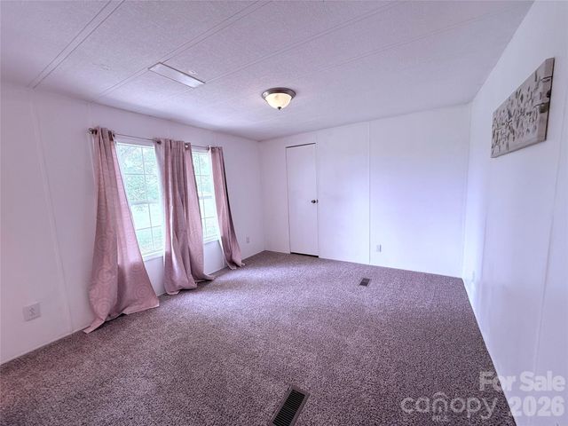 33 Honeysuckle Lane, Taylorsville, NC 28682