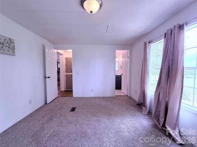 33 Honeysuckle Lane, Taylorsville, NC 28682