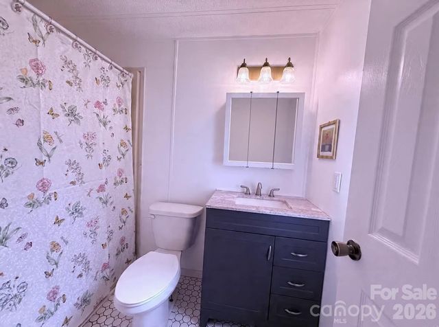 33 Honeysuckle Lane, Taylorsville, NC 28682