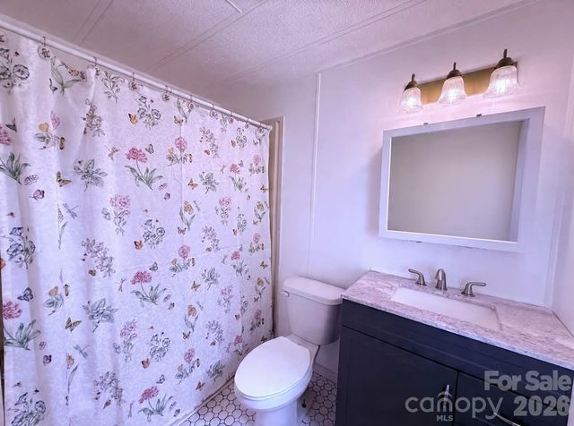 33 Honeysuckle Lane, Taylorsville, NC 28682