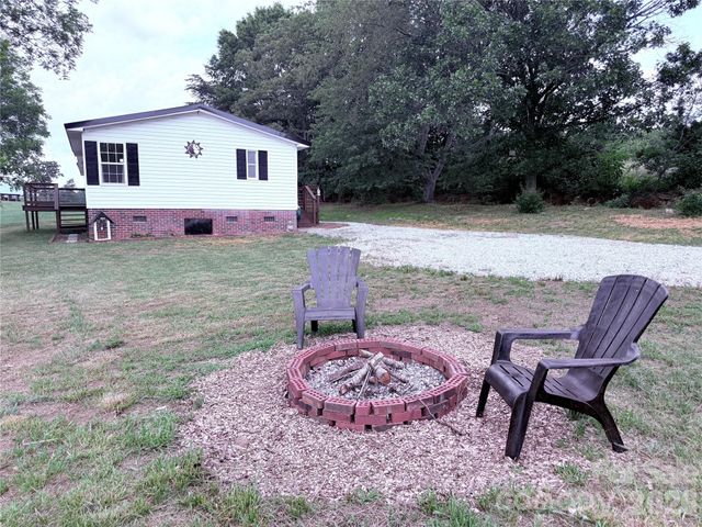 33 Honeysuckle Lane, Taylorsville, NC 28682
