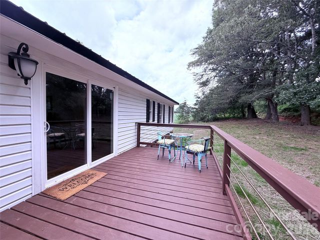 33 Honeysuckle Lane, Taylorsville, NC 28682