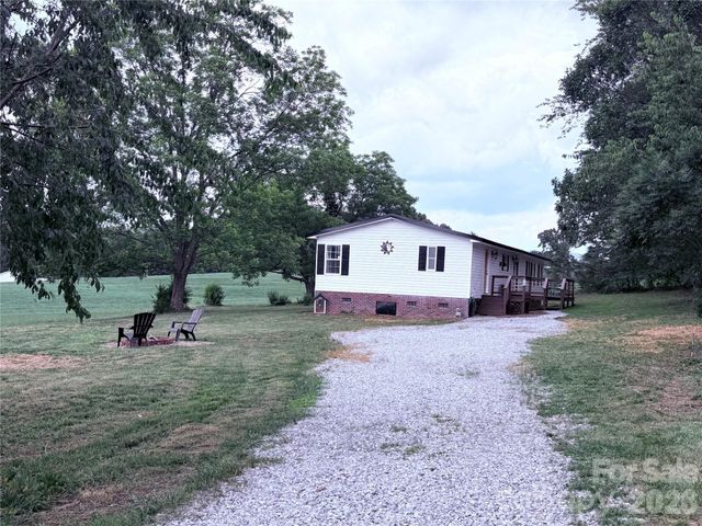 33 Honeysuckle Lane, Taylorsville, NC 28682