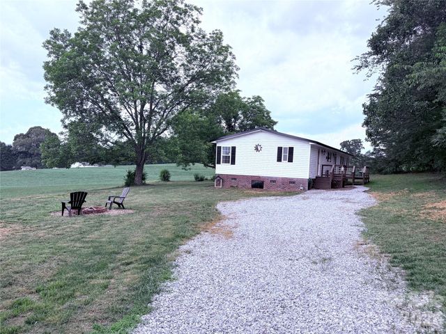 33 Honeysuckle Lane, Taylorsville, NC 28682