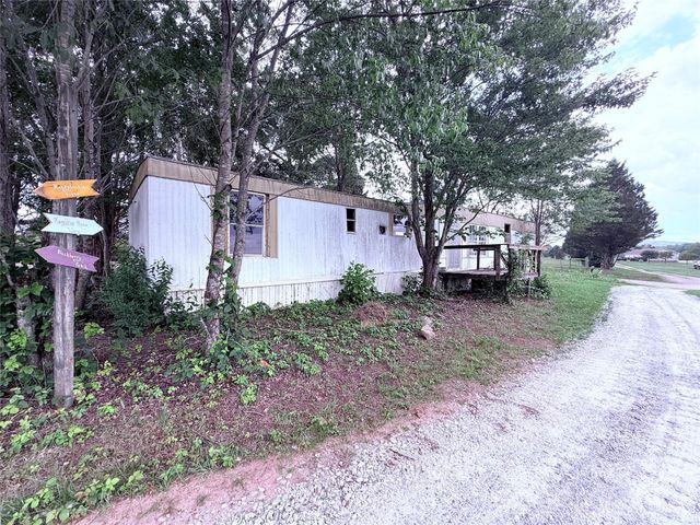 33 Honeysuckle Lane, Taylorsville, NC 28682