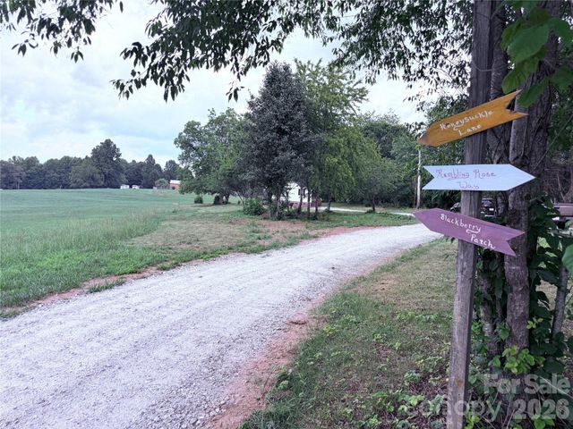 33 Honeysuckle Lane, Taylorsville, NC 28682