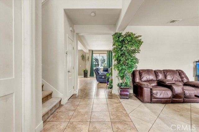 3615 W Sunnyview Avenue, Visalia, CA 93291