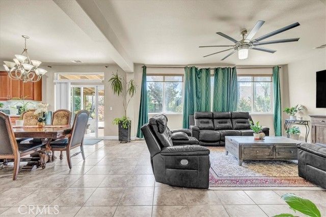 3615 W Sunnyview Avenue, Visalia, CA 93291