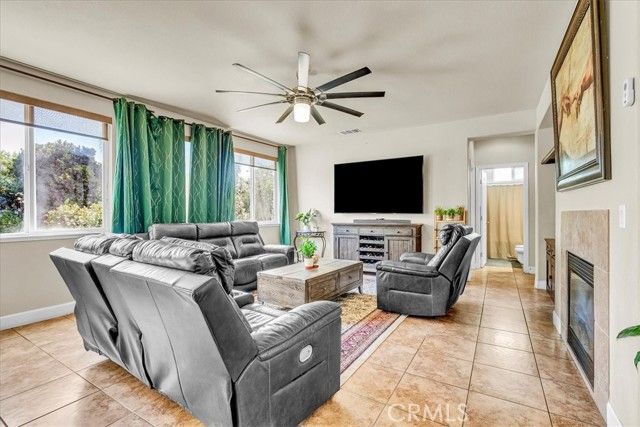 3615 W Sunnyview Avenue, Visalia, CA 93291