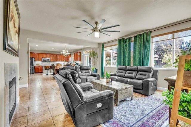 3615 W Sunnyview Avenue, Visalia, CA 93291