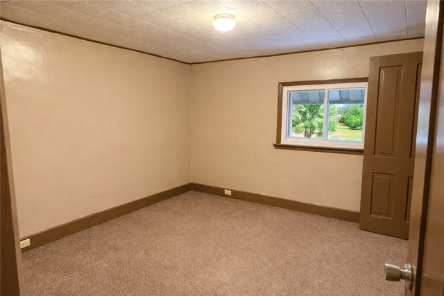 407 Mitchell Ave, City Of But Ne, PA 16001