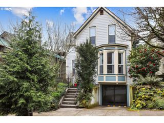 130 Sw WOODS St, Portland, OR 97201