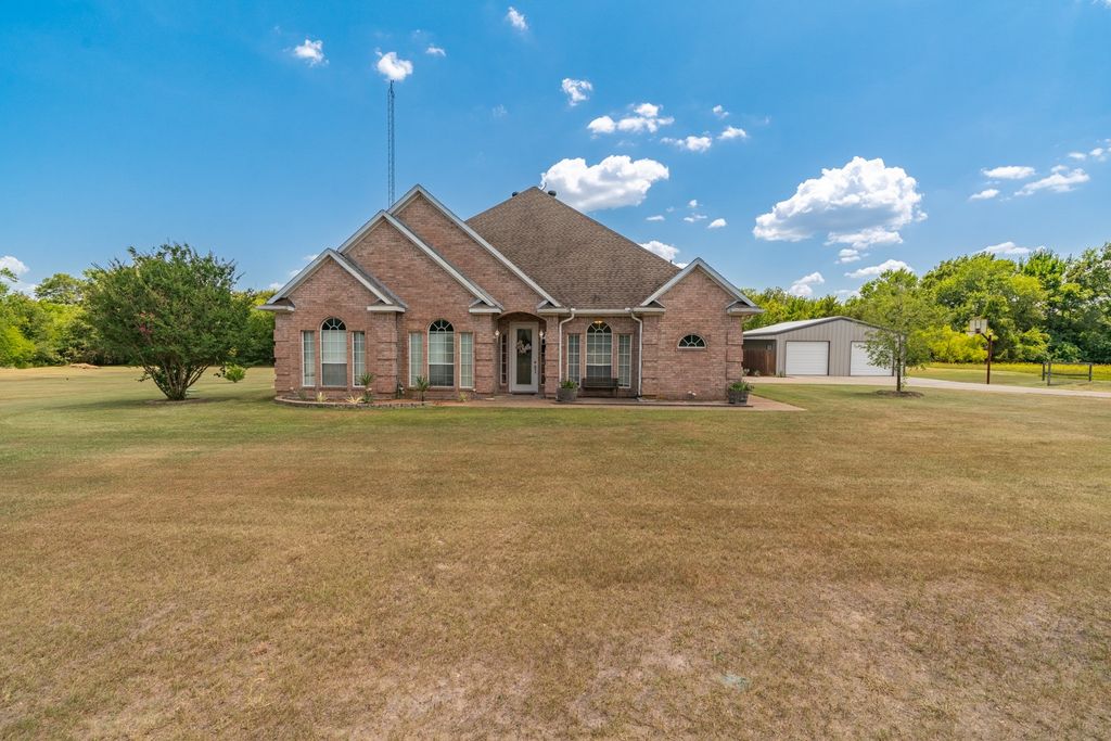 645 Ranchwood Drive, Greenville, TX 75402