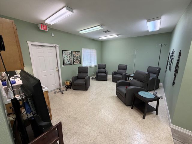 909 SE 28th Street Suite 7, Bentonville, AR 72712