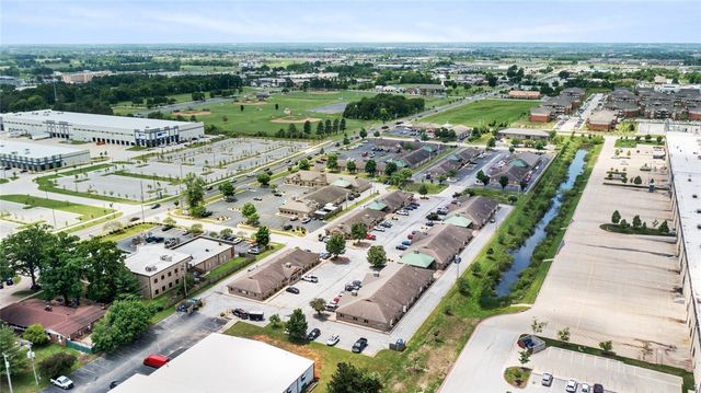 909 SE 28th Street Suite 7, Bentonville, AR 72712